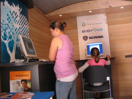 girls web surfing